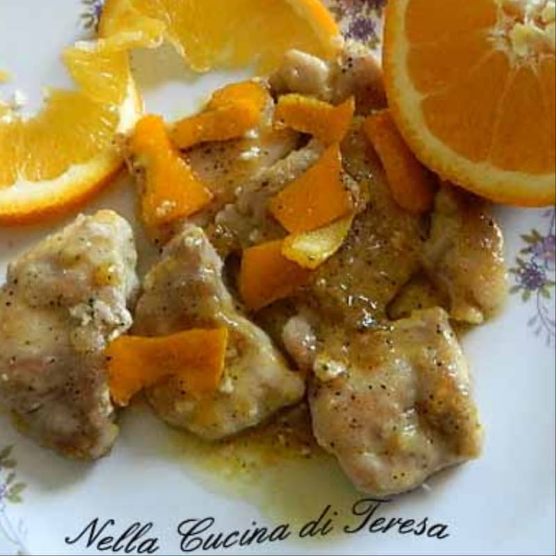 Trozos de pollo con naranja