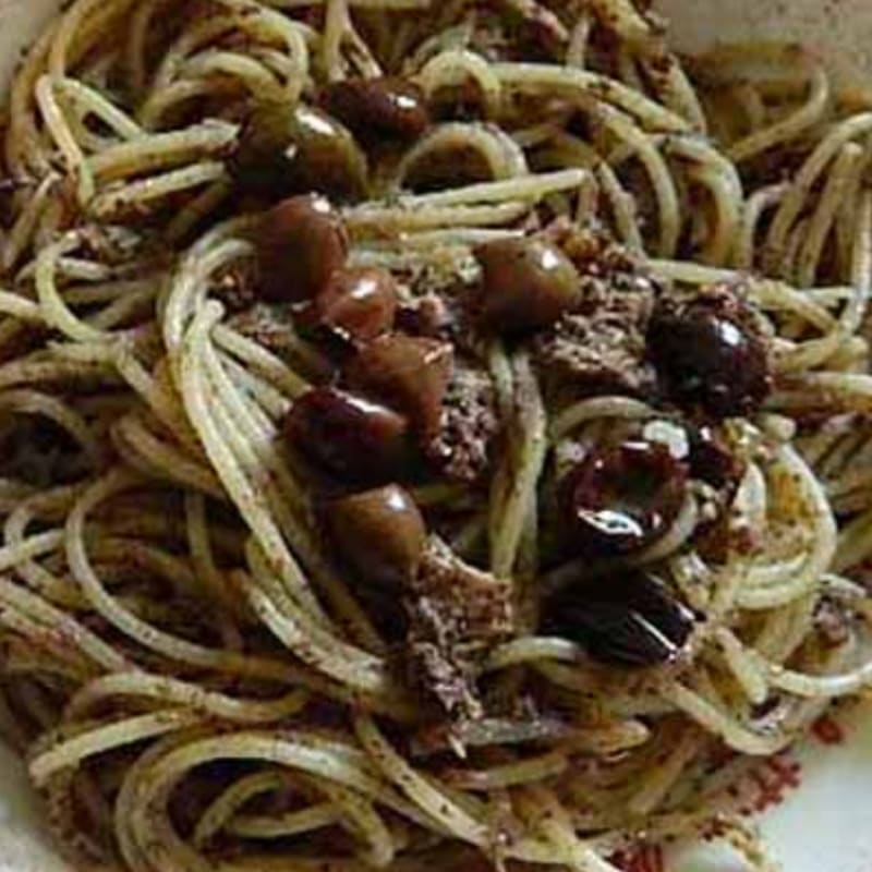 Spaghetti Tuna And Pate 'Of Olives