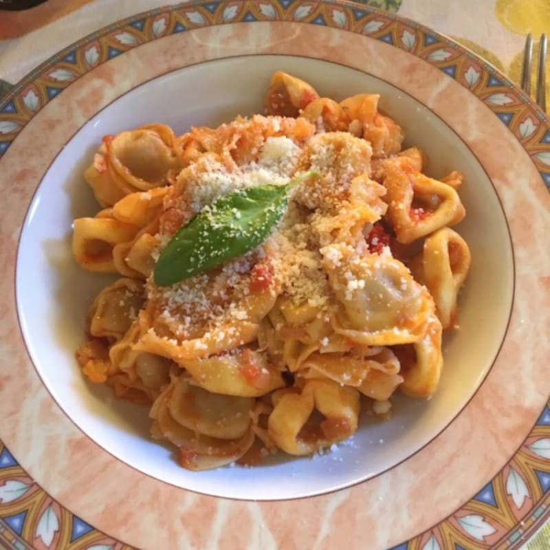 Tortellini with basil sauce