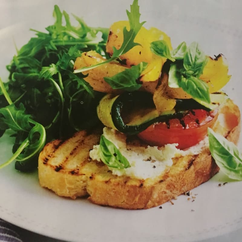 Verduras a la plancha y ricotta.