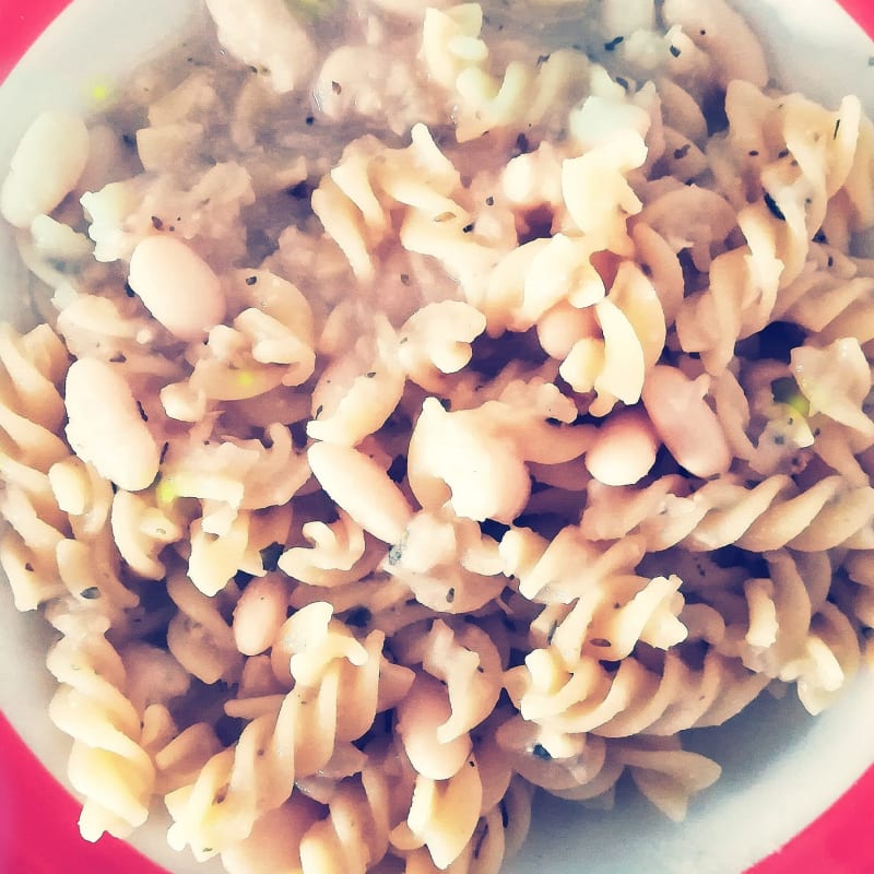 Fusilli in cream of cannellini beans