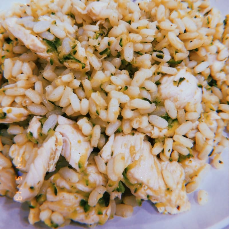 Rice with chicken and zucchini