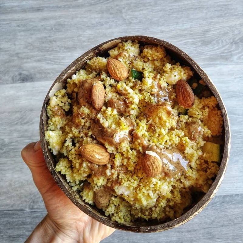 Crunchy almond couscous with curcurma