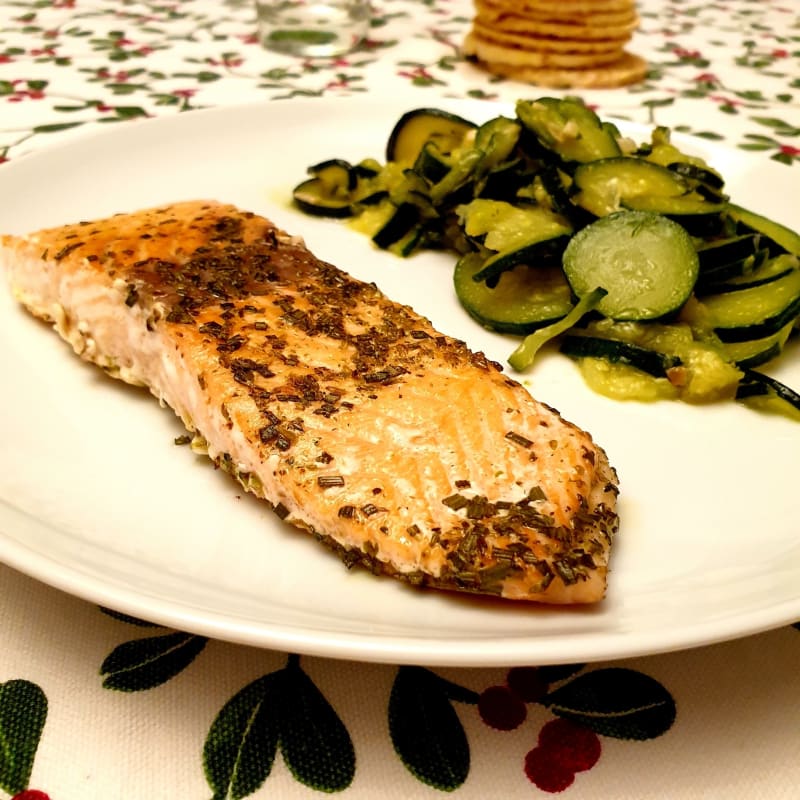 Marinated salmon with zucchini