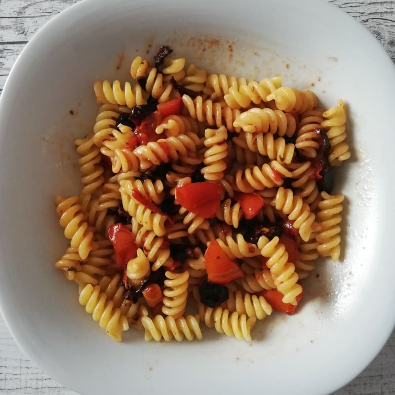 Pasta con aceitunas