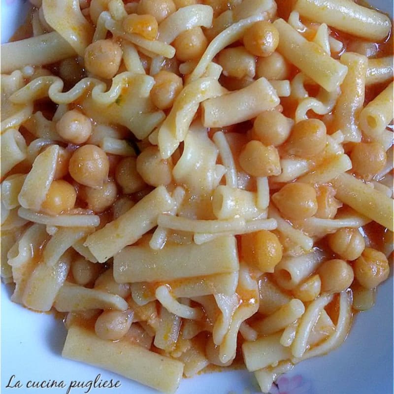 Pasta and chickpeas