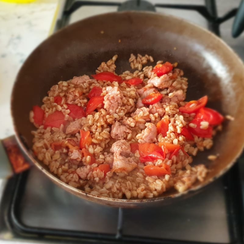 Salchichón de espelta y tomates cherry