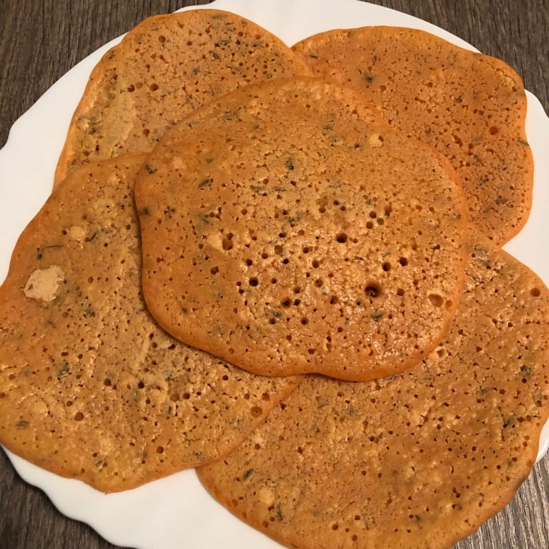 Lentil flour, curry and rosemary crêpes