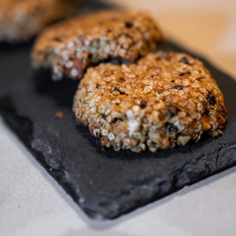 Quinoa Granola Cookies with Honey, Dried Fruit and Essic Fruit