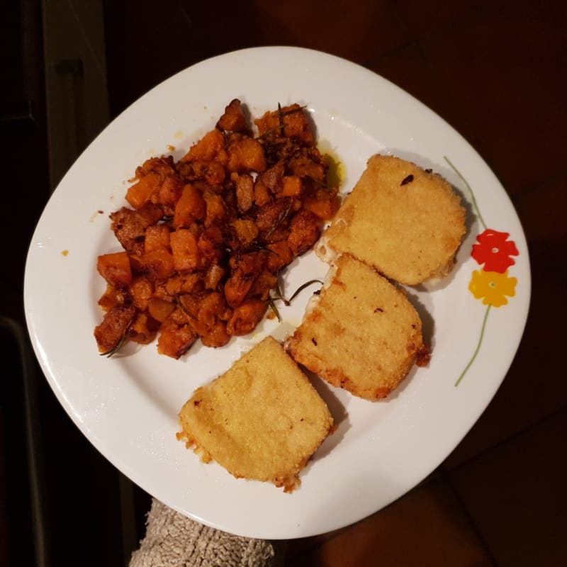 Breaded scamorza cheese with rosemary sweet potatoes