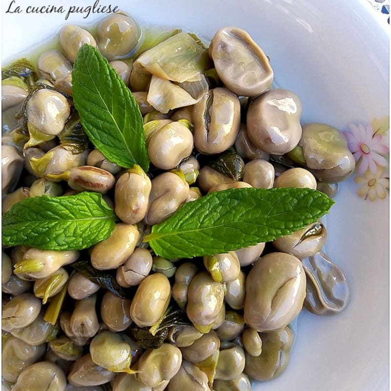 Frijoles guisados con menta