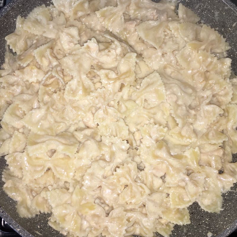 Farfalle con salmone e panna