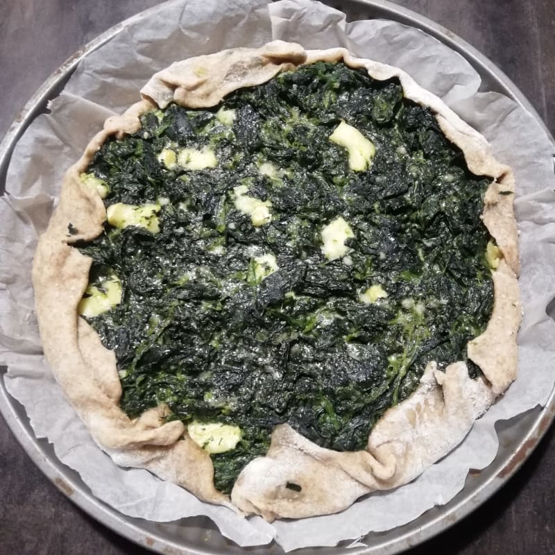 Savory pie with spinach and brie