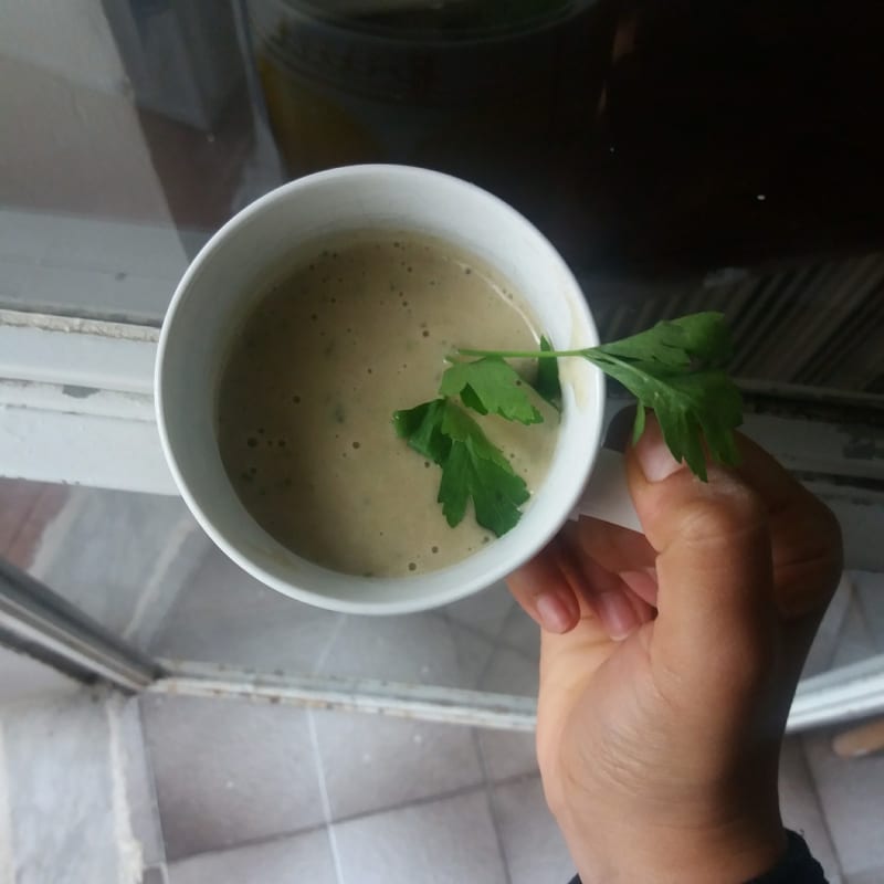 Protein, banana and parsley smoothie