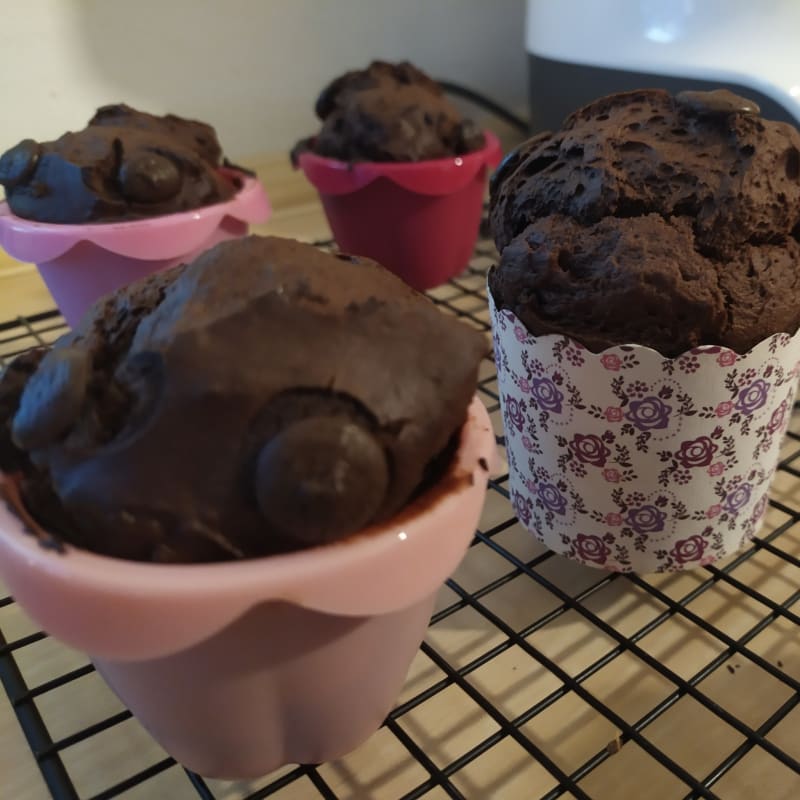 Muffin al cacao con gocce di cioccolato fondente vegan