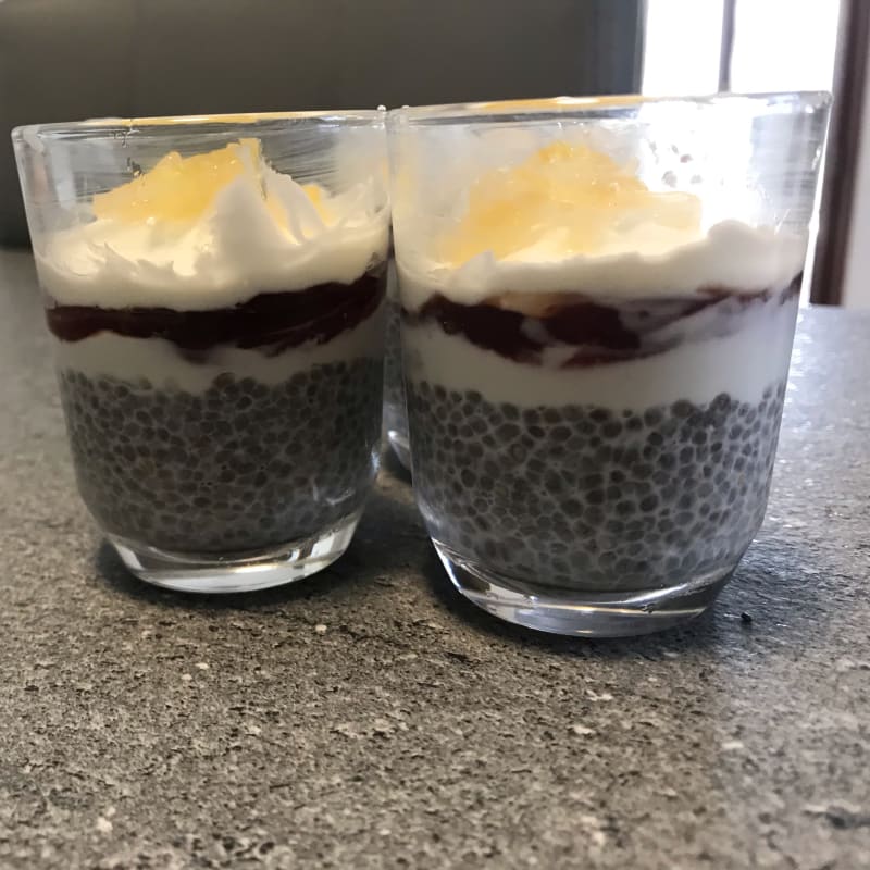 Pudding di chia e yogurt greco