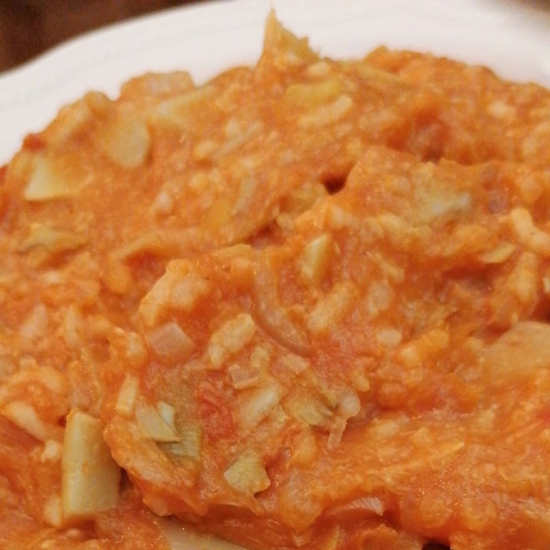 Riso con carciofi con la macchina del pane