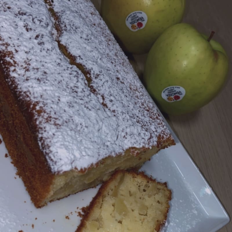 Plumcake allo yogurt e mele golden