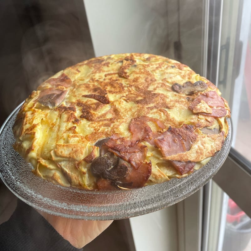 Frittata di carnevale con pasta fresca, prosciutto e misto funghi