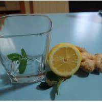 Foto preparazione Herbal tea with ginger Foto preparazione Herbal tea with ginger