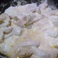 Foto preparazione Chicken morsels with cream and olives Foto preparazione Chicken morsels with cream and olives