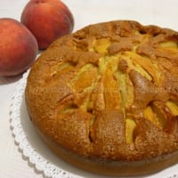 Foto preparazione light cake with peaches Foto preparazione light cake with peaches
