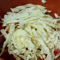 Foto preparazione Pens cabbage tomatoes and almonds Foto preparazione Pens cabbage tomatoes and almonds