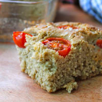 Foto preparazione Apulian Focaccia with green olives and cherry tomatoes Foto preparazione Apulian Focaccia with green olives and cherry tomatoes