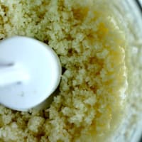Foto preparazione Cous cous and cauliflower germinated quinoa with herbs, citrus and cream Foto preparazione Cous cous and cauliflower germinated quinoa with herbs, citrus and cream