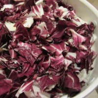 Foto preparazione Penne con radicchio, noci e ricotta Foto preparazione Penne con radicchio, noci e ricotta