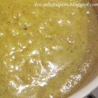 Foto preparazione Penne with fresh pesto Bronte pistachios Foto preparazione Penne with fresh pesto Bronte pistachios