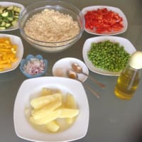 Foto preparazione couscous cake with vegetables Foto preparazione couscous cake with vegetables