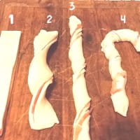 Foto preparazione Christmas-sticks of puff pastry and bacon Foto preparazione Christmas-sticks of puff pastry and bacon