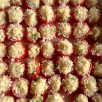 Foto preparazione Cherry tomatoes stuffed with quinoa Foto preparazione Cherry tomatoes stuffed with quinoa