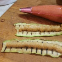Foto preparazione Roulade of grilled zucchini and cheese cashew veg Foto preparazione Roulade of grilled zucchini and cheese cashew veg