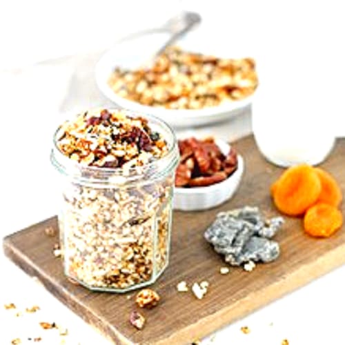 Foto ricetta passaggio Granola with dried fruit with pitaya Foto ricetta passaggio Granola with dried fruit with pitaya