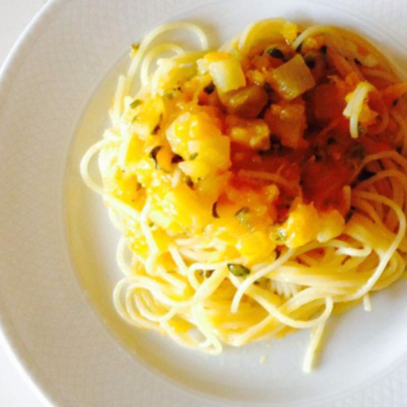 Foto Ricetta Spaghetti yellow squash and capers Foto Ricetta Spaghetti yellow squash and capers