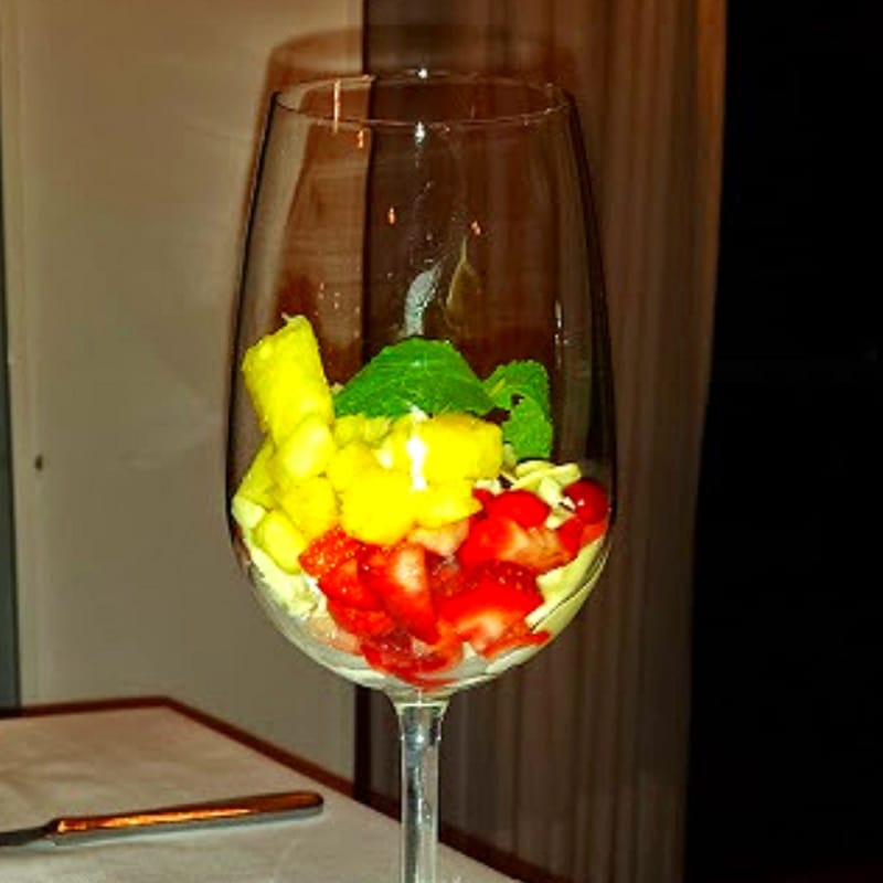 Foto Ricetta white chocolate dessert with fruit Foto Ricetta white chocolate dessert with fruit