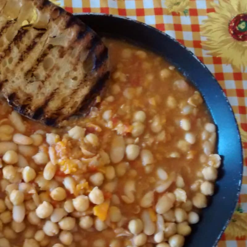 Foto Ricetta Bean soup with chickpeas Foto Ricetta Bean soup with chickpeas