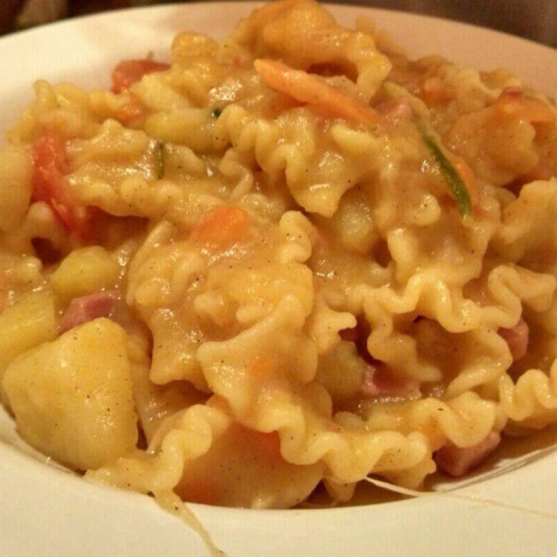 Foto Ricetta Pasta potatoes and provola Neapolitan Foto Ricetta Pasta potatoes and provola Neapolitan