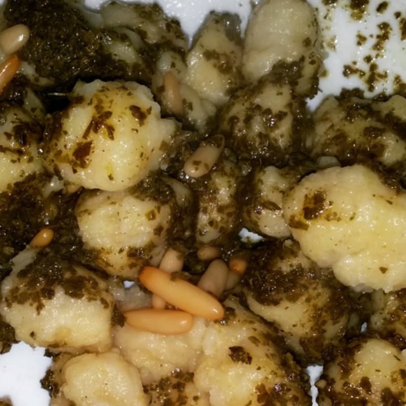 Foto Ricetta Gnocchi vegan gluten-free, with pesto and pine nuts Foto Ricetta Gnocchi vegan gluten-free, with pesto and pine nuts