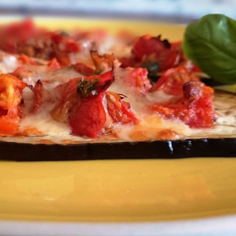 Foto Ricetta Small pizzas baked eggplant Foto Ricetta Small pizzas baked eggplant