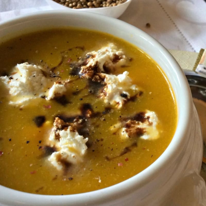 Foto Ricetta Cream of pumpkin soup sour cream, cilantro and balsamic vinegar Foto Ricetta Cream of pumpkin soup sour cream, cilantro and balsamic vinegar