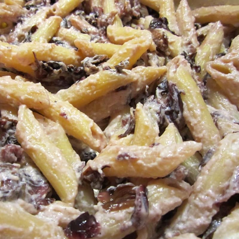 Foto Ricetta Penne con radicchio, noci e ricotta Foto Ricetta Penne con radicchio, noci e ricotta
