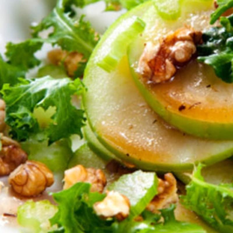 Foto Ricetta Salad with apples and walnuts Foto Ricetta Salad with apples and walnuts