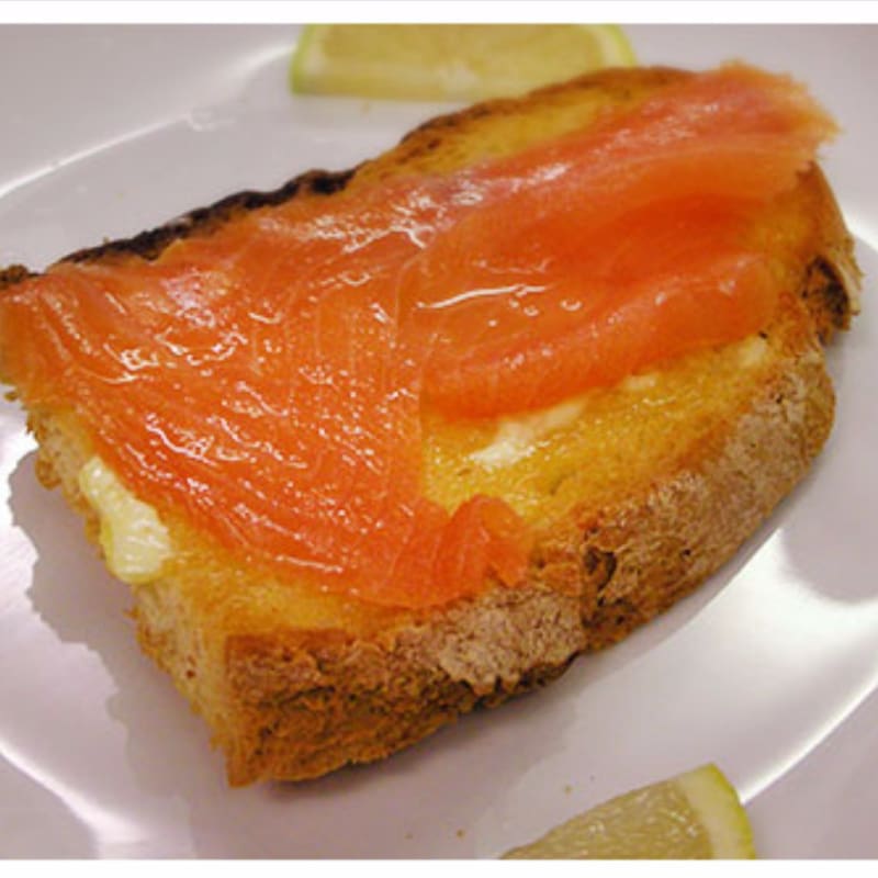Foto Ricetta Bruschetta with salmon Foto Ricetta Bruschetta with salmon