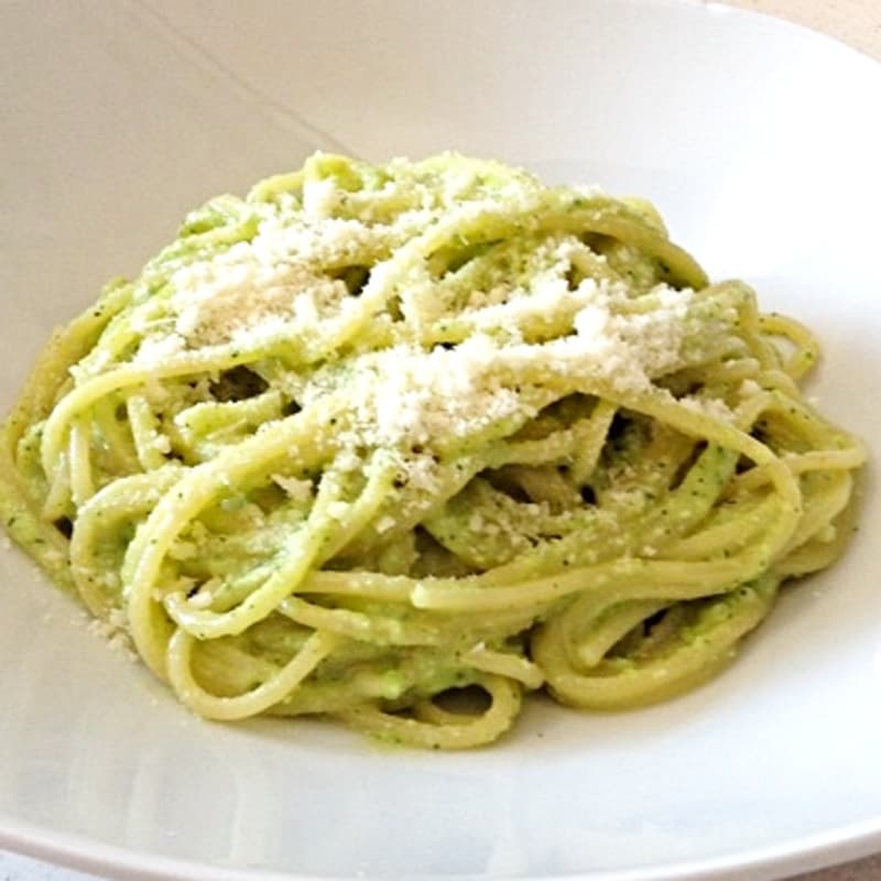 Foto Ricetta Spaghetti with zucchini pesto Foto Ricetta Spaghetti with zucchini pesto