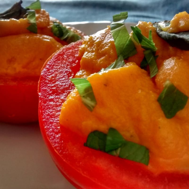 Foto Ricetta Tomatoes with cream of carrot Foto Ricetta Tomatoes with cream of carrot