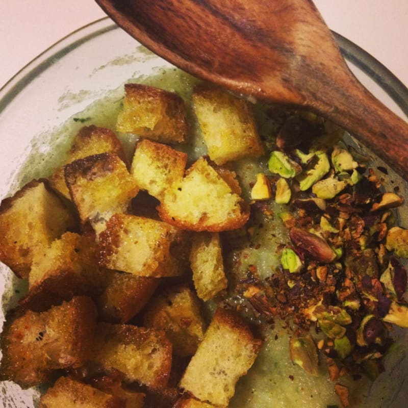 Foto Ricetta Cream of cauliflower with pistachio and curry Foto Ricetta Cream of cauliflower with pistachio and curry