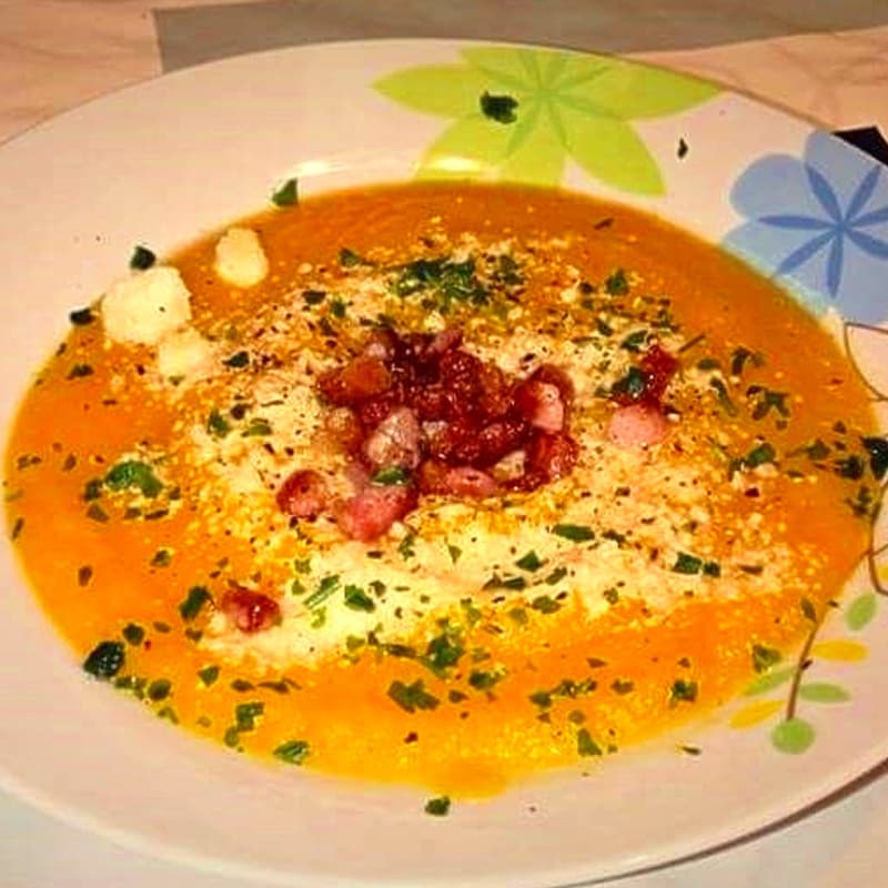 Foto Ricetta Vellutata porri e zucca con olio alle erbe aromatiche Foto Ricetta Vellutata porri e zucca con olio alle erbe aromatiche